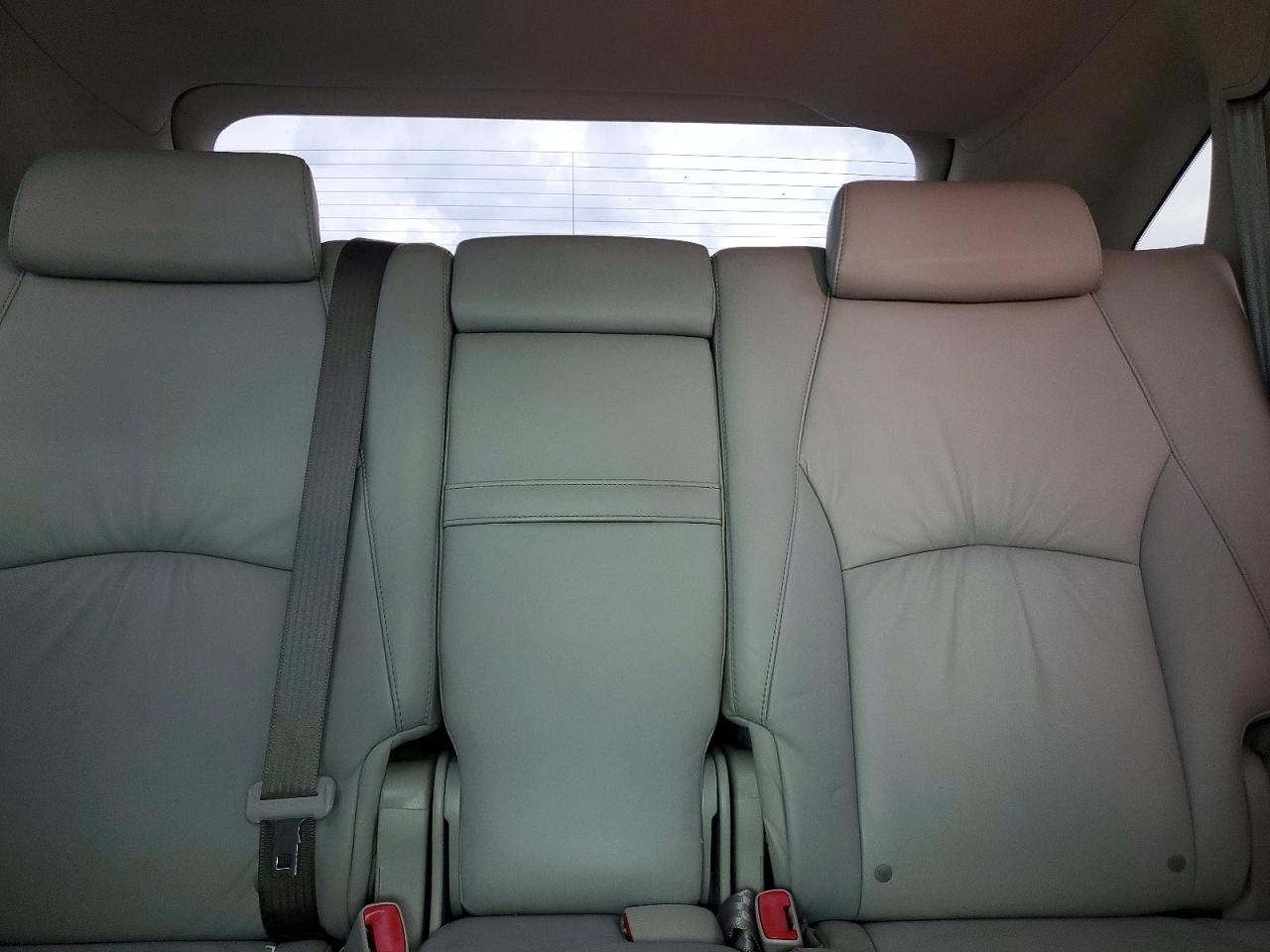 2005 LEXUS RX330