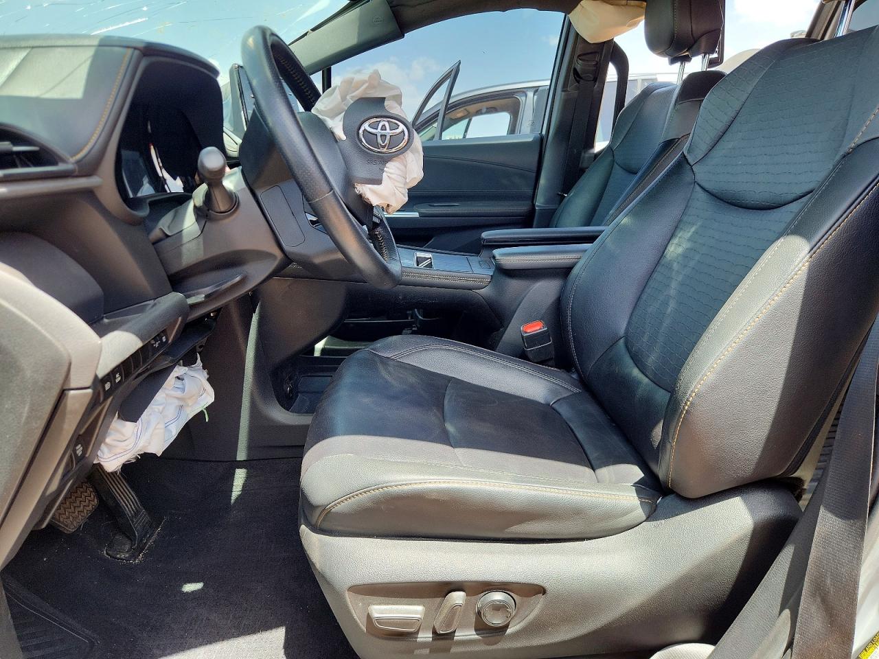 2023 TOYOTA SIENNA