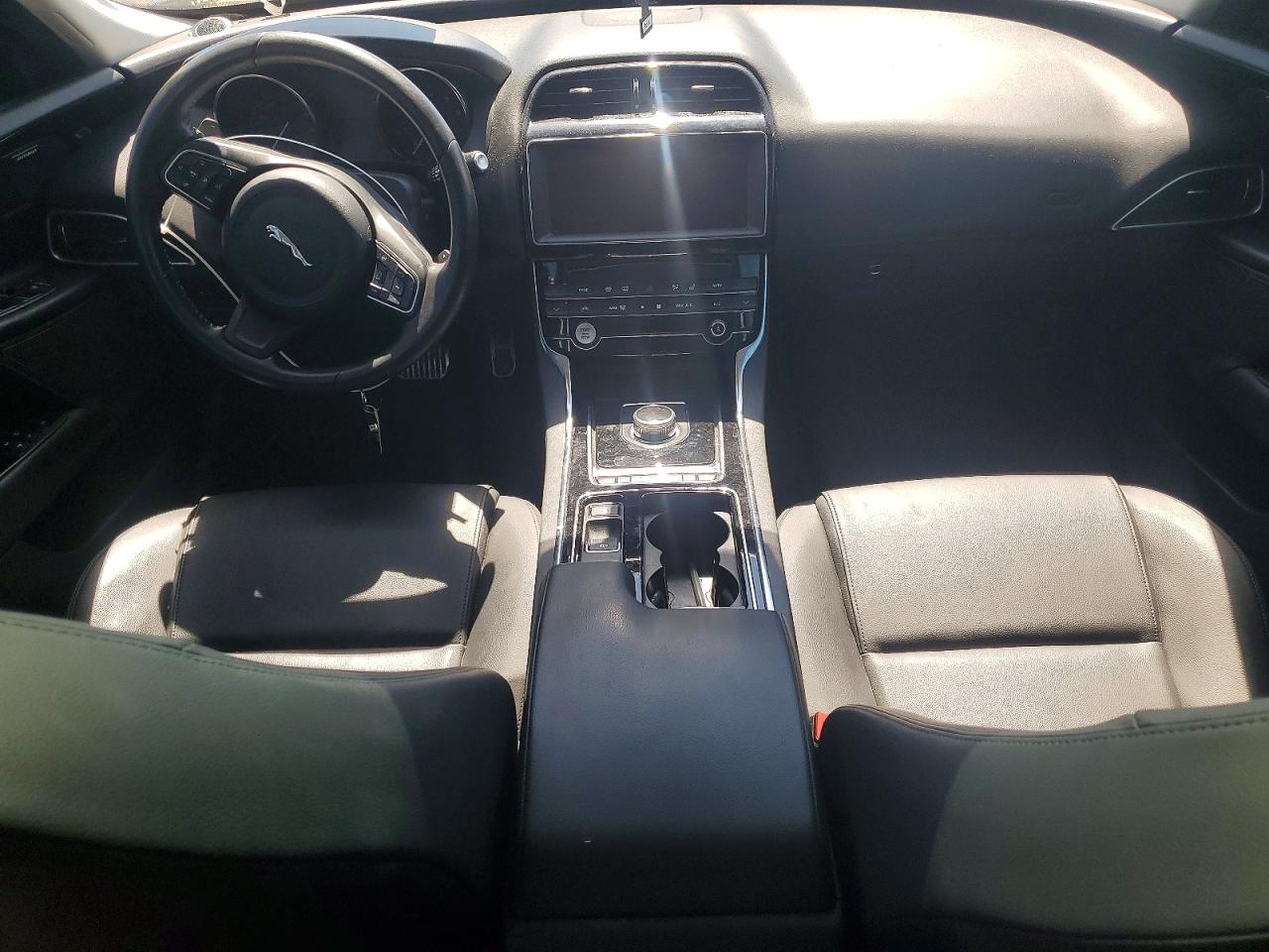 2019 JAGUAR XE