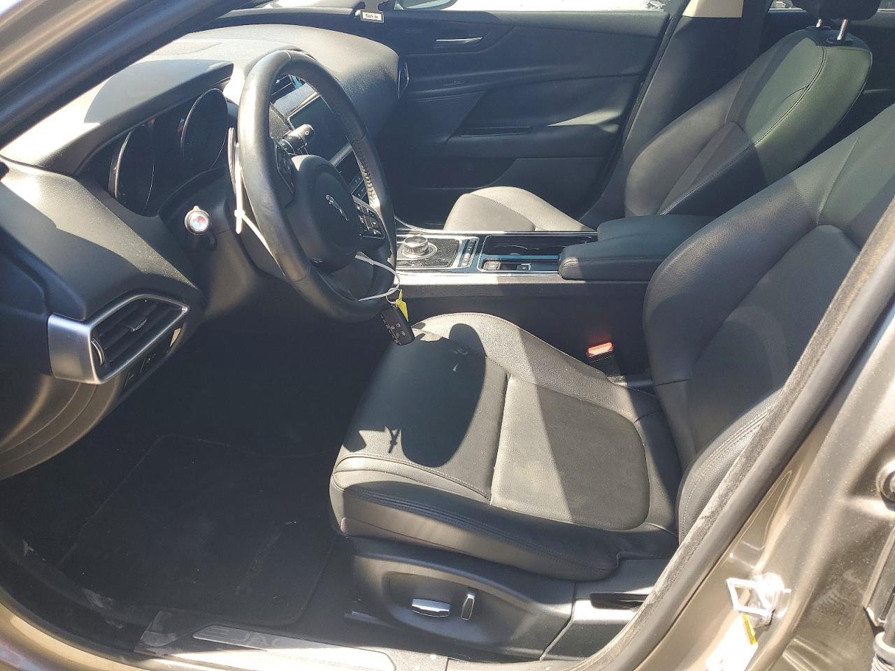 2019 JAGUAR XE