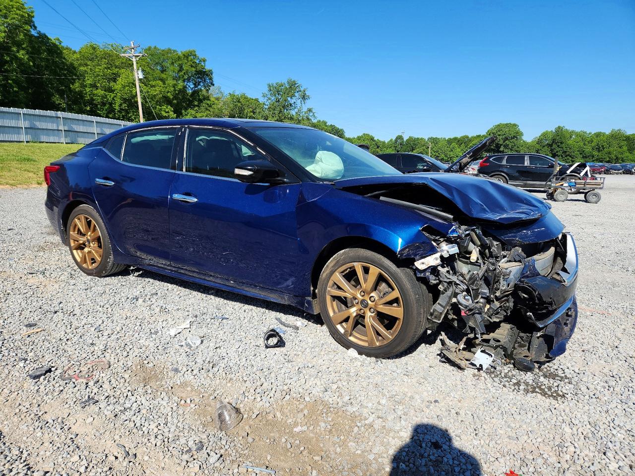 2017 NISSAN MAXIMA