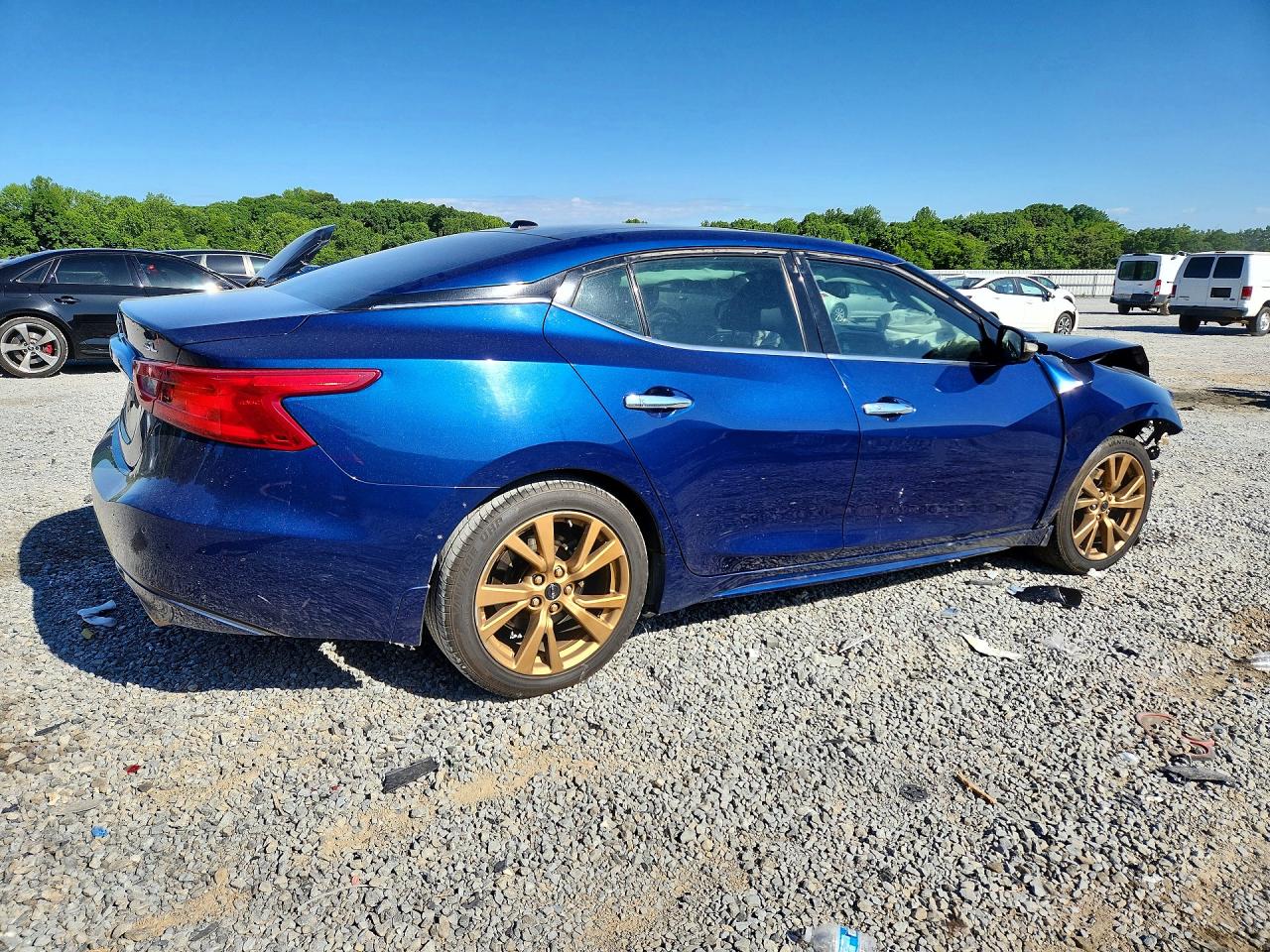 2017 NISSAN MAXIMA