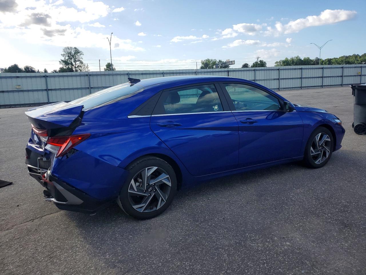 2024 HYUNDAI ELANTRA