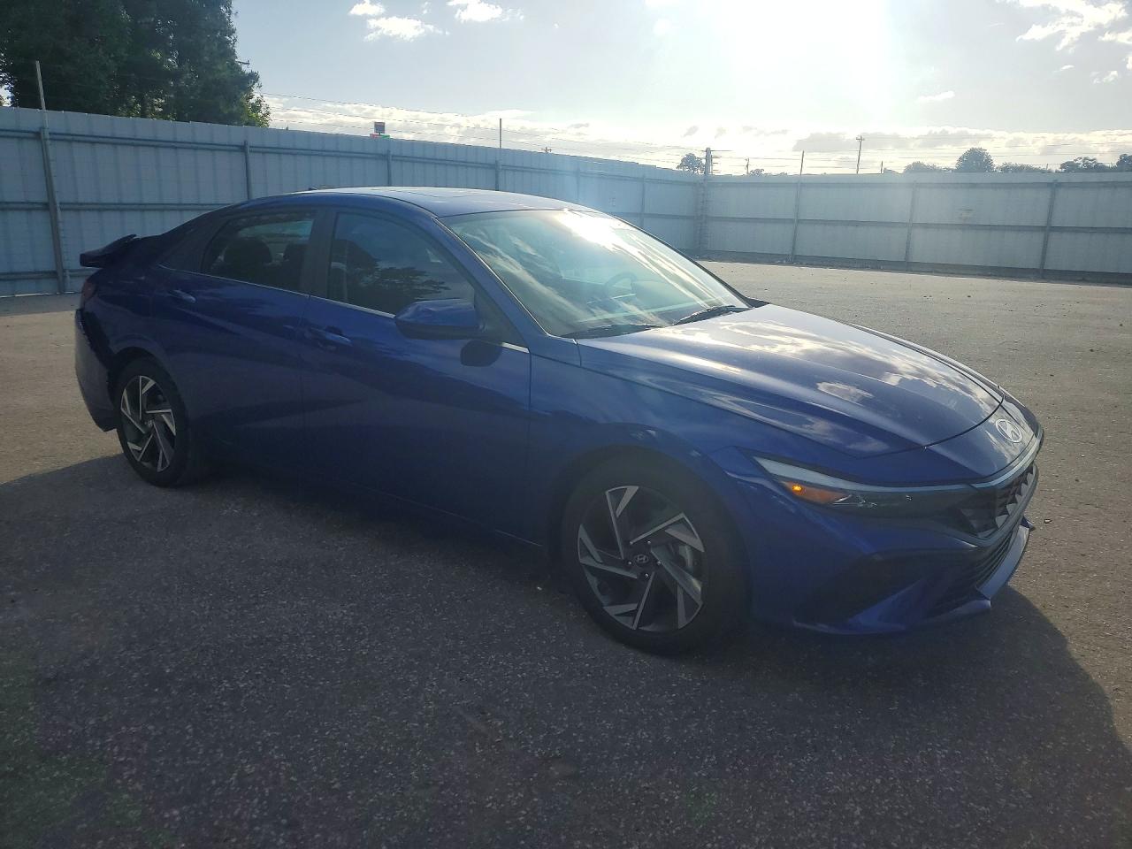 2024 HYUNDAI ELANTRA
