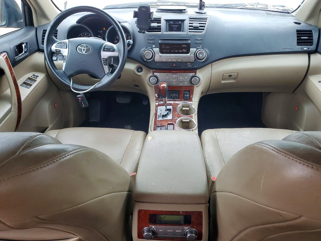 2011 TOYOTA HIGHLANDER