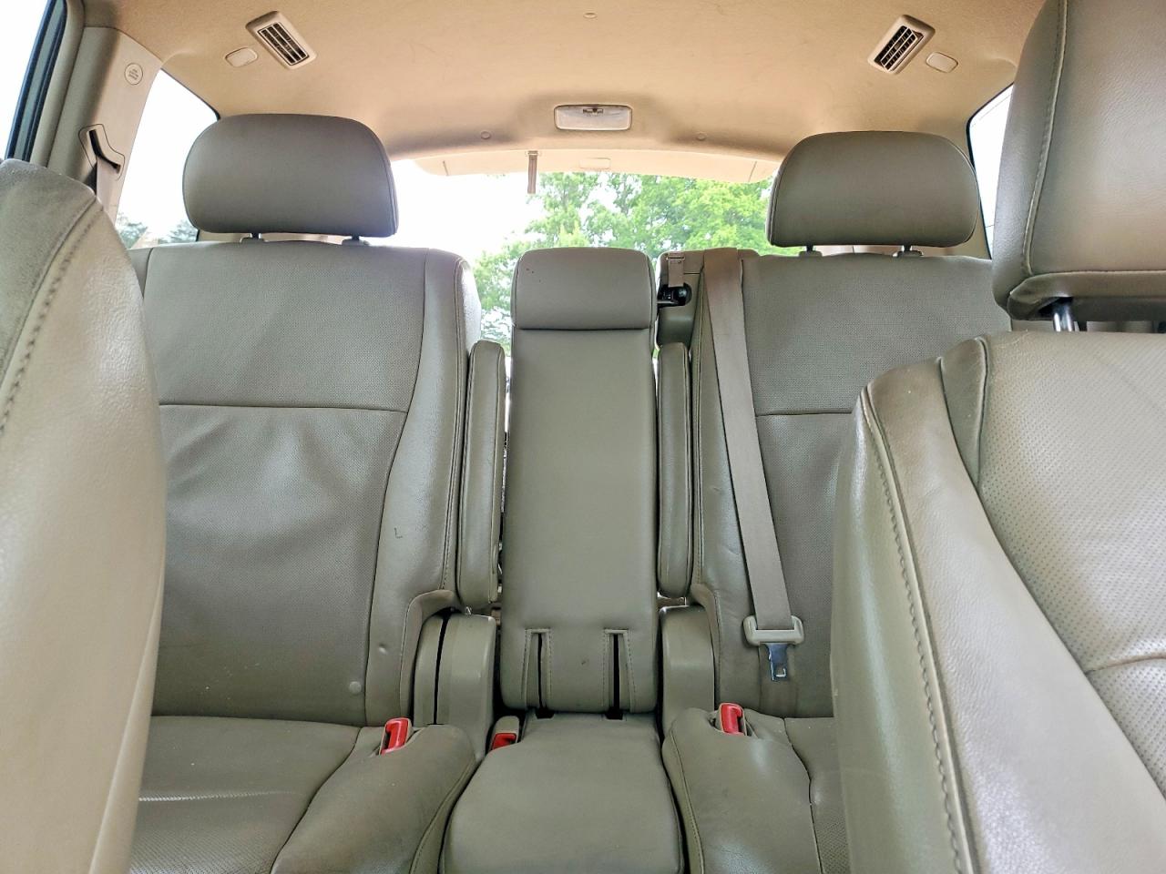 2011 TOYOTA HIGHLANDER