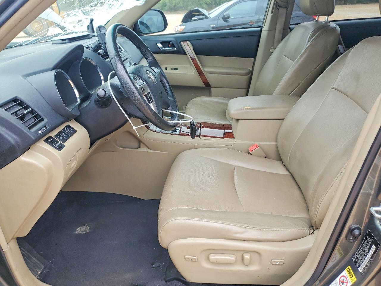 2011 TOYOTA HIGHLANDER