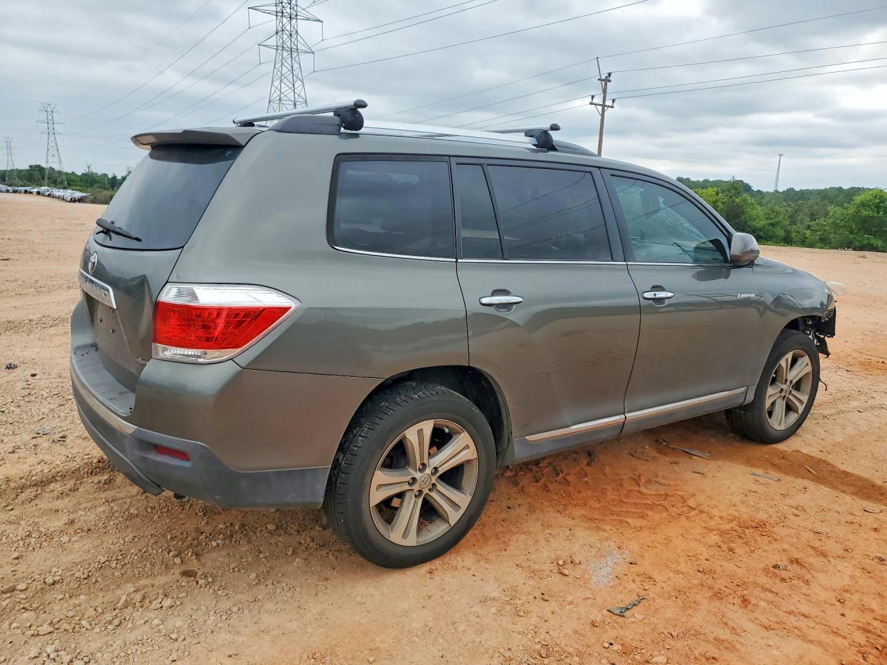 2011 TOYOTA HIGHLANDER
