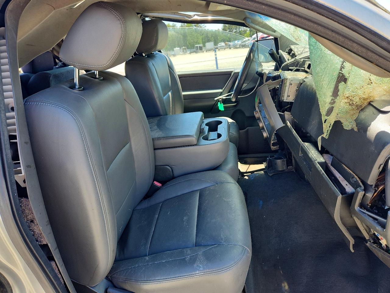 2006 NISSAN TITAN