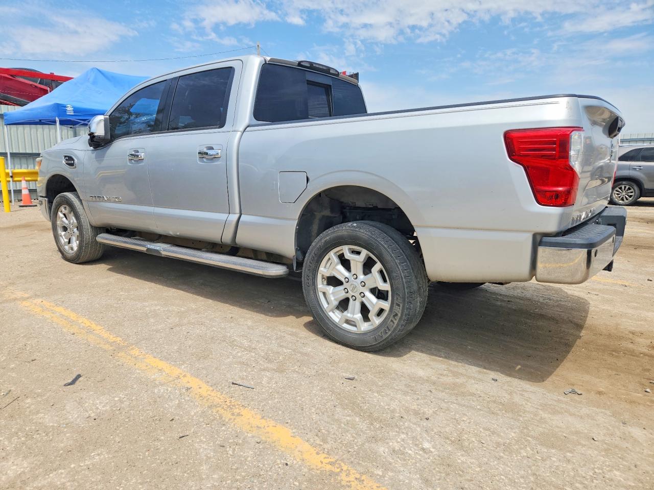 2016 NISSAN TITAN