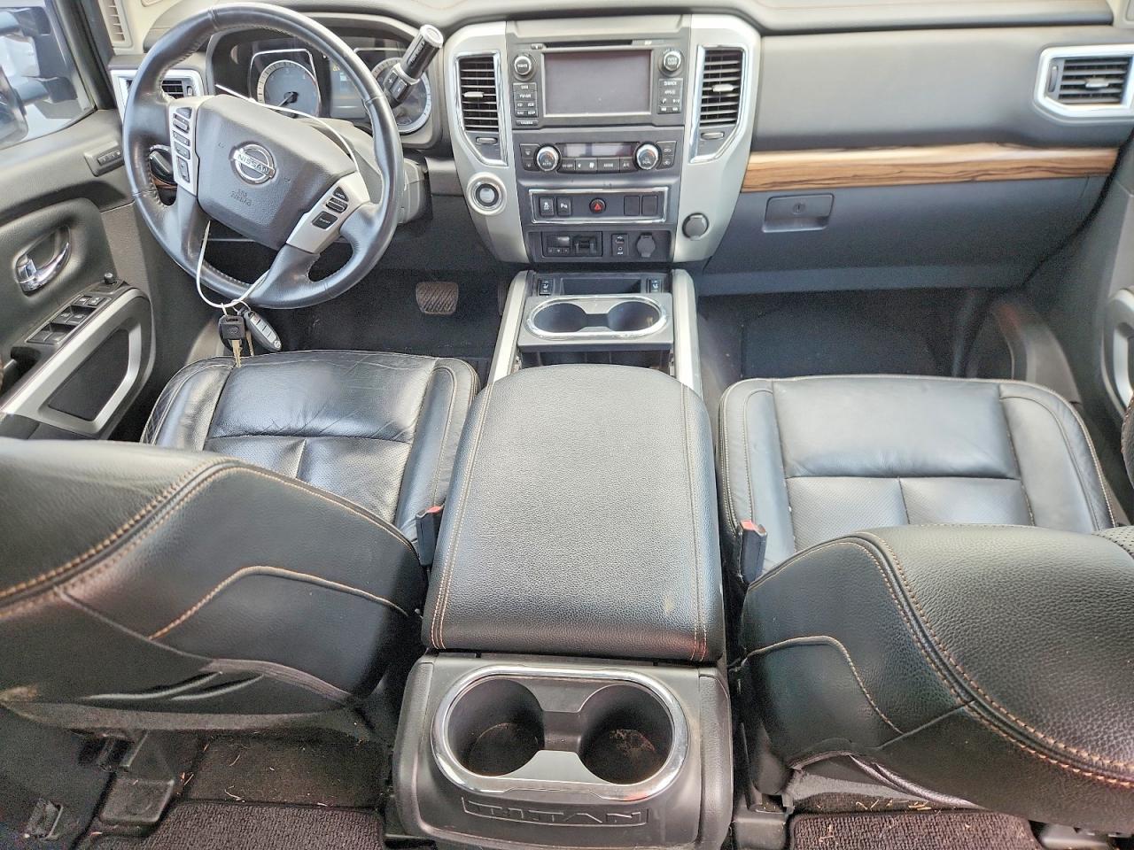2016 NISSAN TITAN