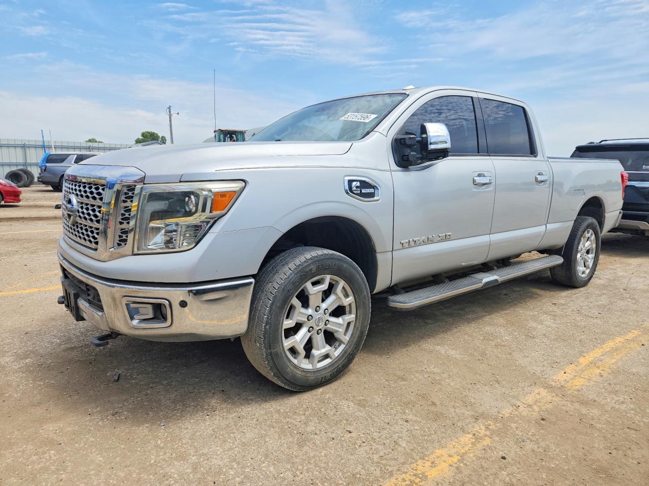 2016 NISSAN TITAN