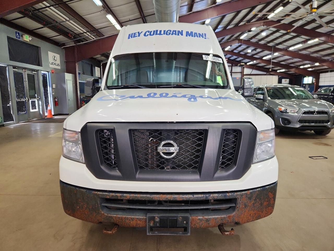 2016 NISSAN NV