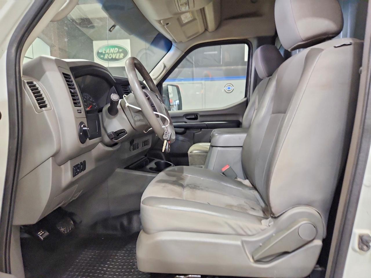 2016 NISSAN NV