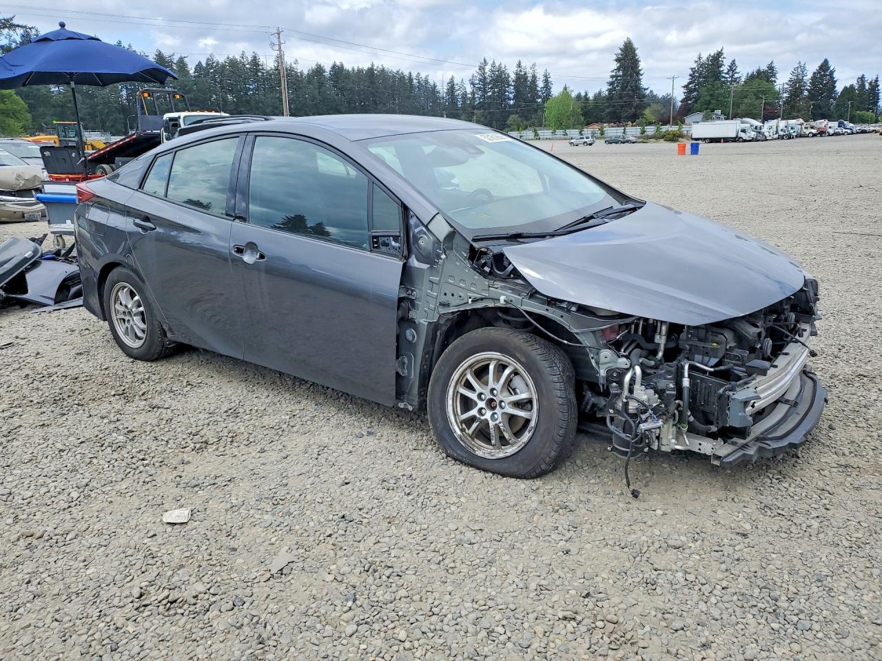 2017 TOYOTA PRIUS