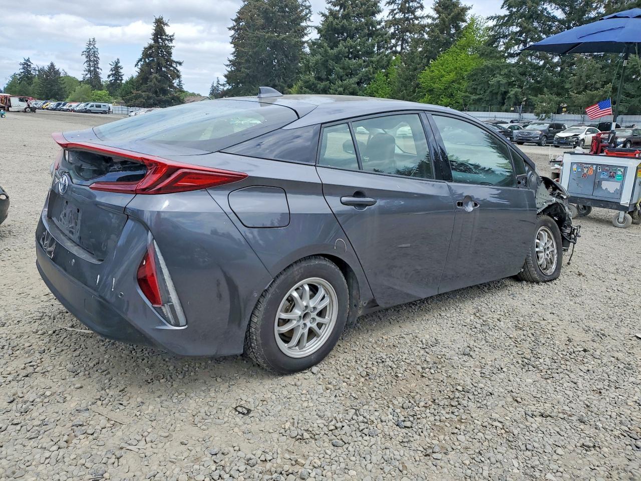 2017 TOYOTA PRIUS