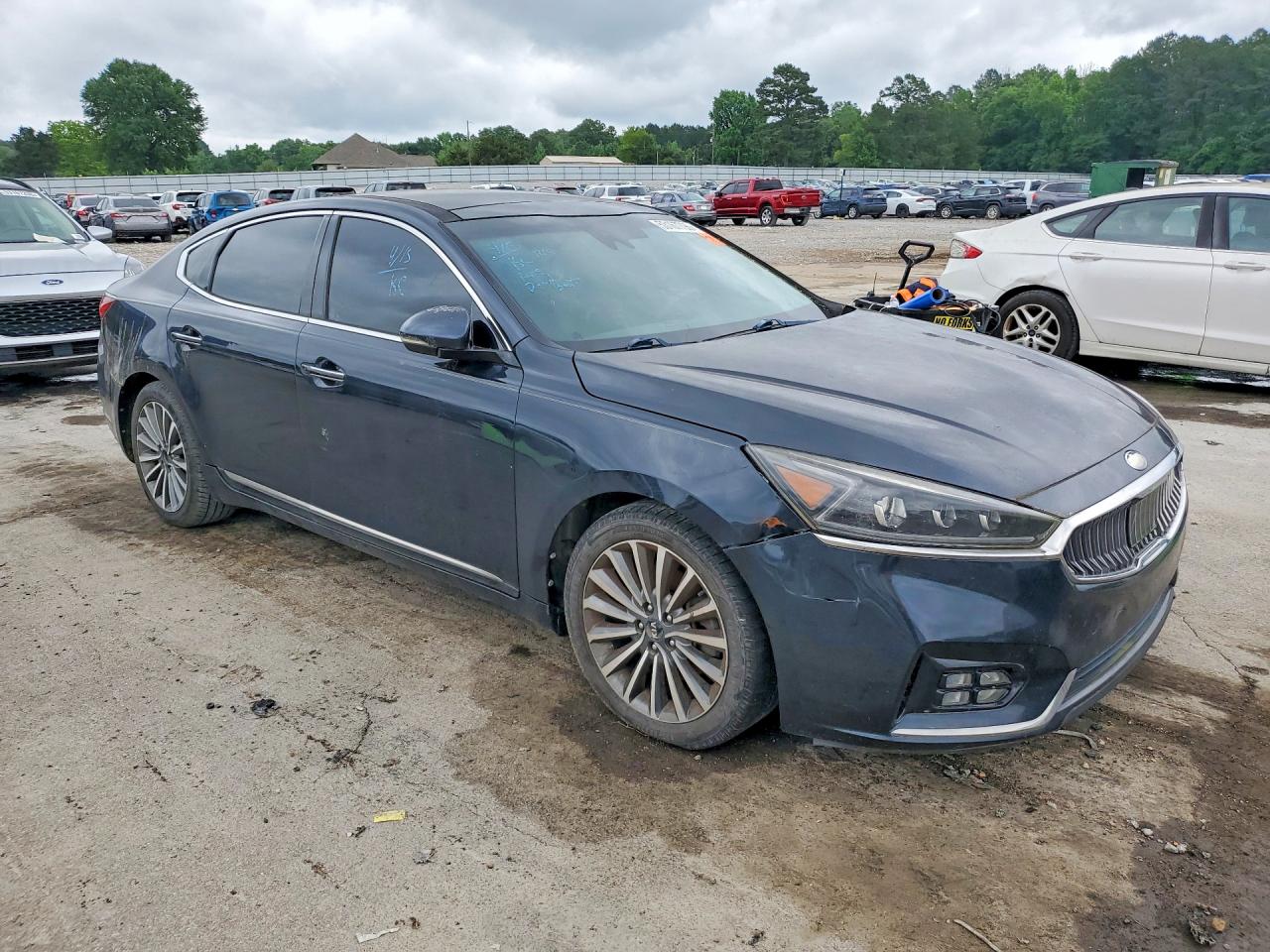 2017 KIA CADENZA