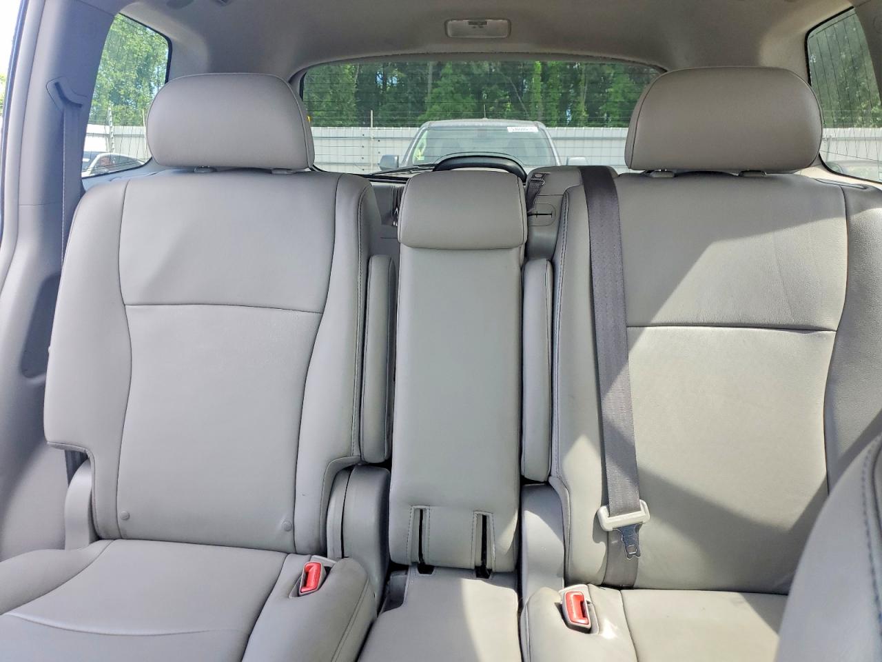 2012 TOYOTA HIGHLANDER