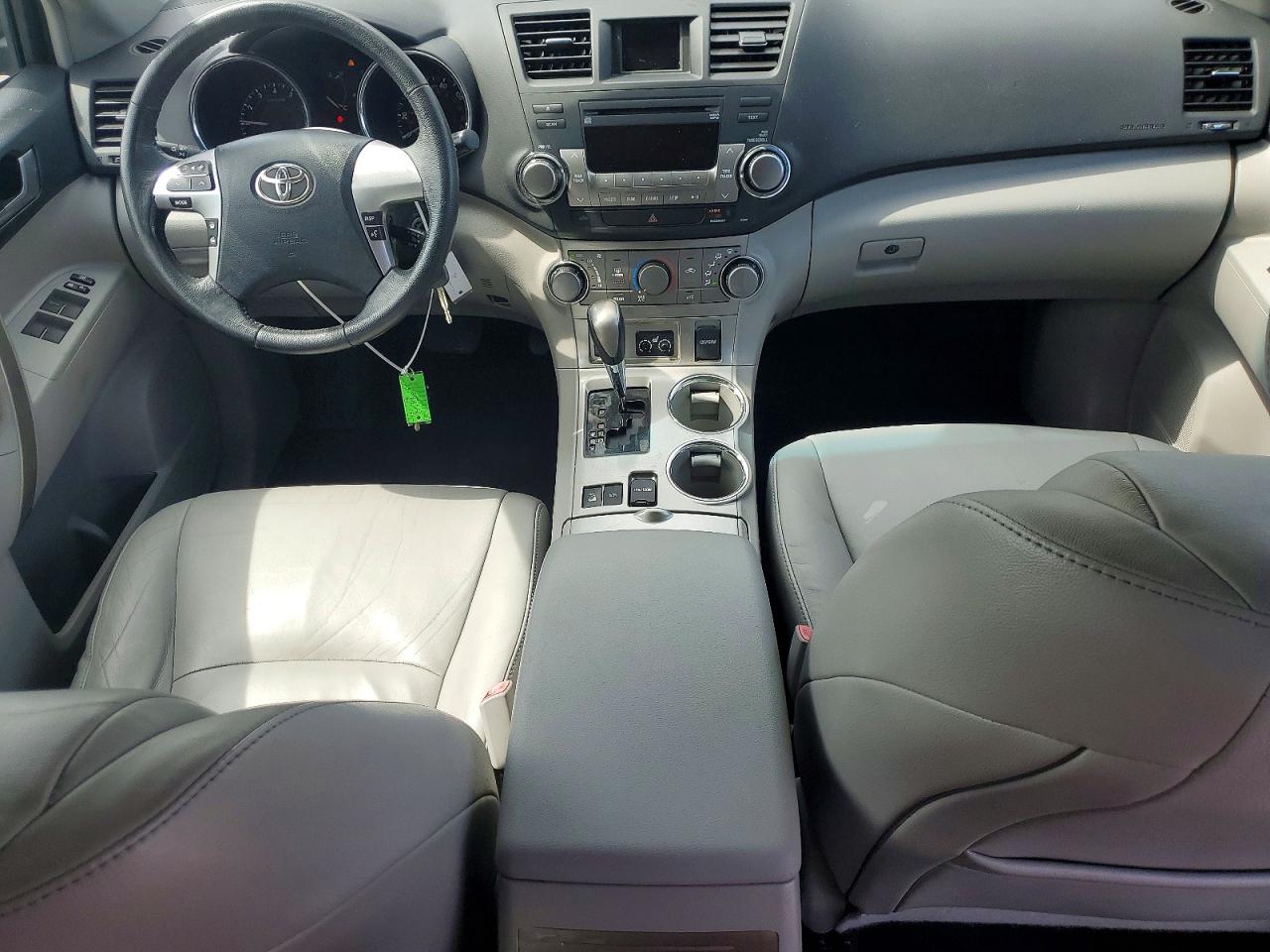 2012 TOYOTA HIGHLANDER