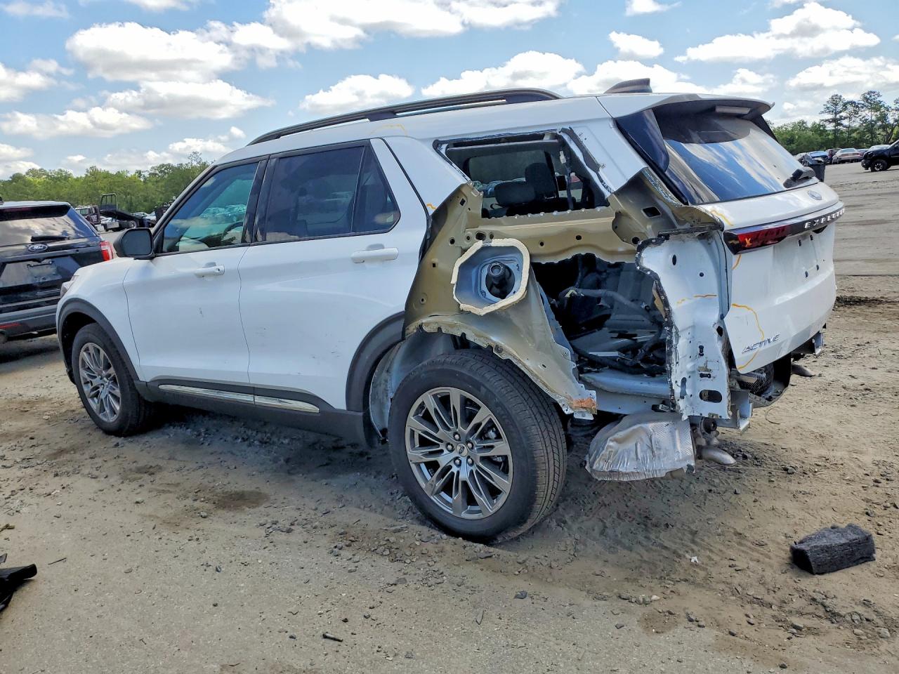 2025 FORD EXPLORER