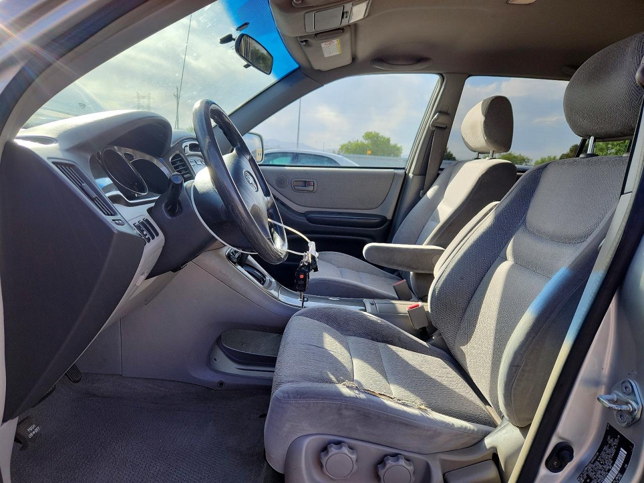 2003 TOYOTA HIGHLANDER