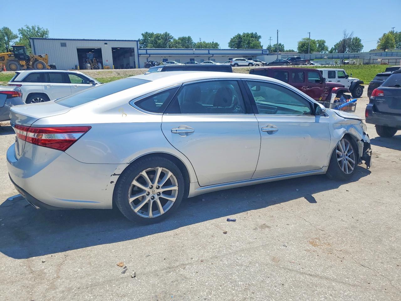 2013 TOYOTA AVALON