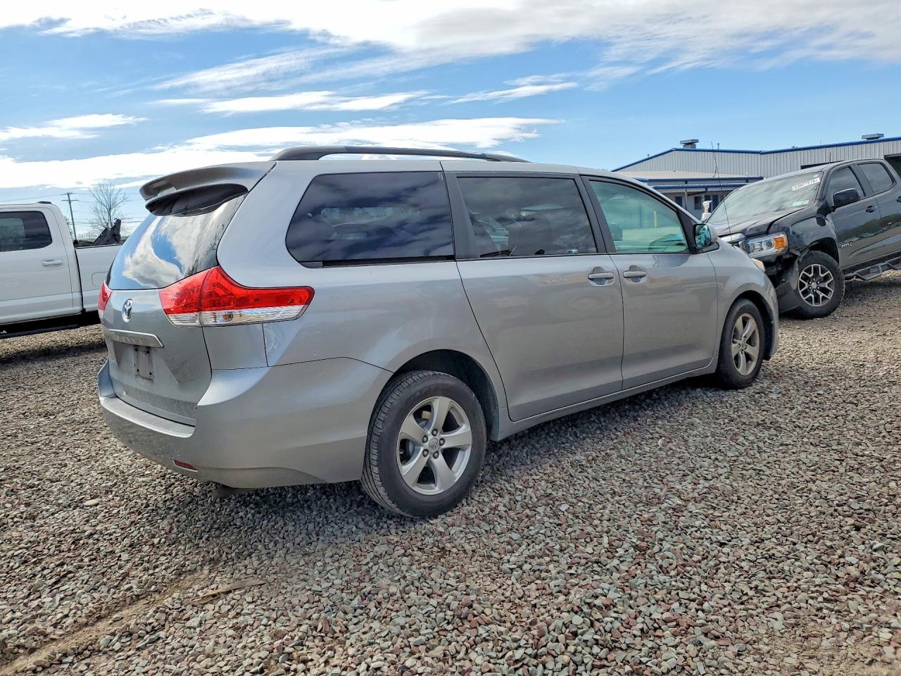 2013 TOYOTA SIENNA