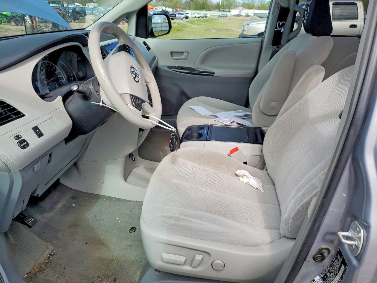 2013 TOYOTA SIENNA