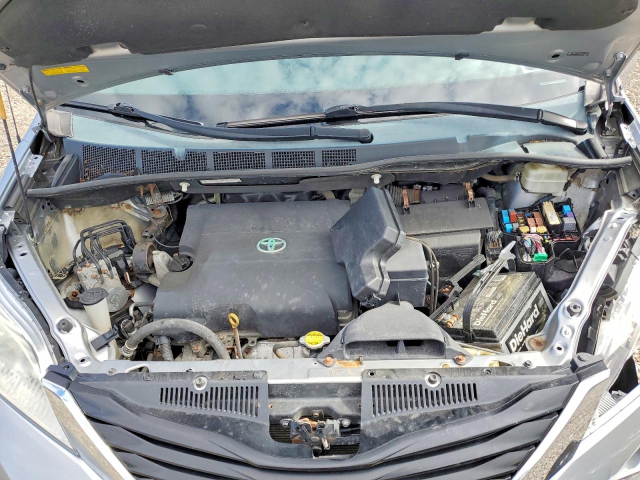 2013 TOYOTA SIENNA