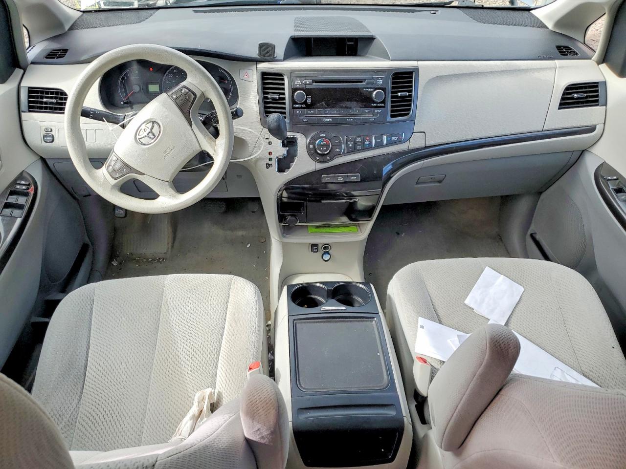 2013 TOYOTA SIENNA
