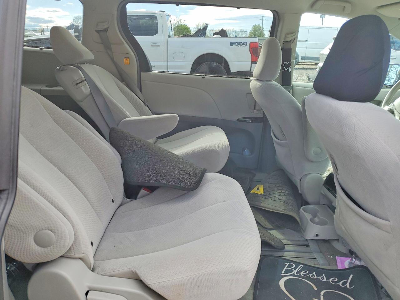 2013 TOYOTA SIENNA