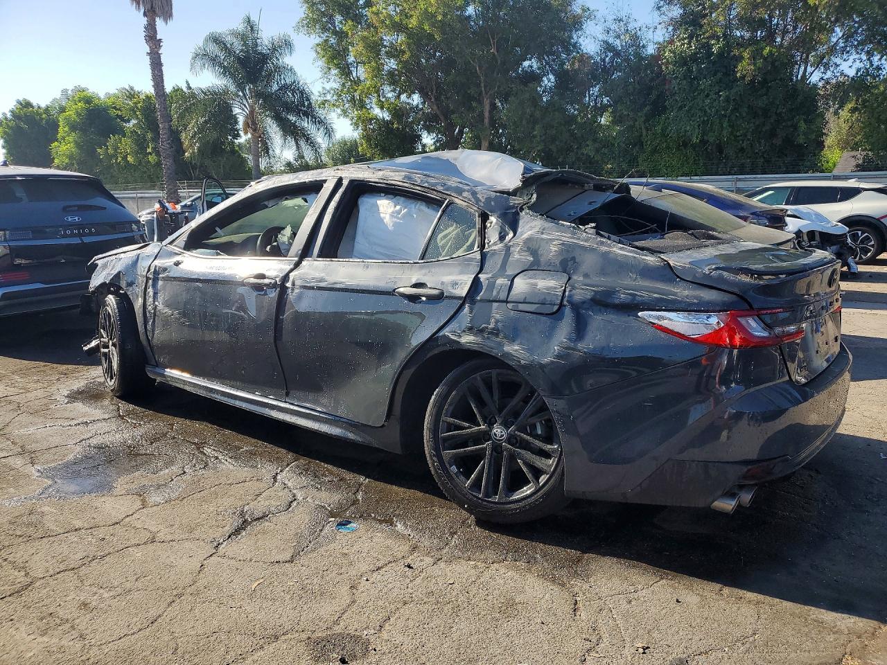 2025 TOYOTA CAMRY