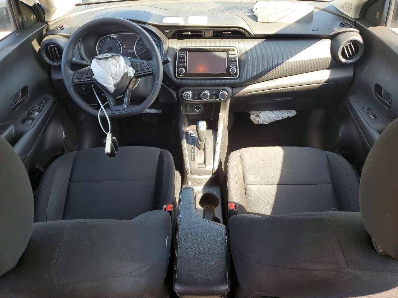 2023 NISSAN KICKS