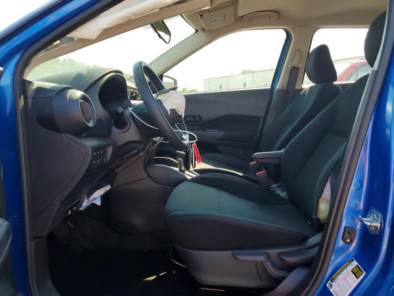 2023 NISSAN KICKS