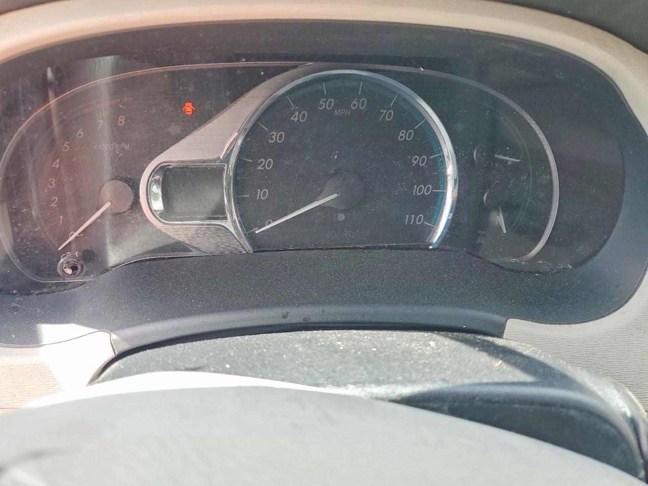 2011 TOYOTA SIENNA