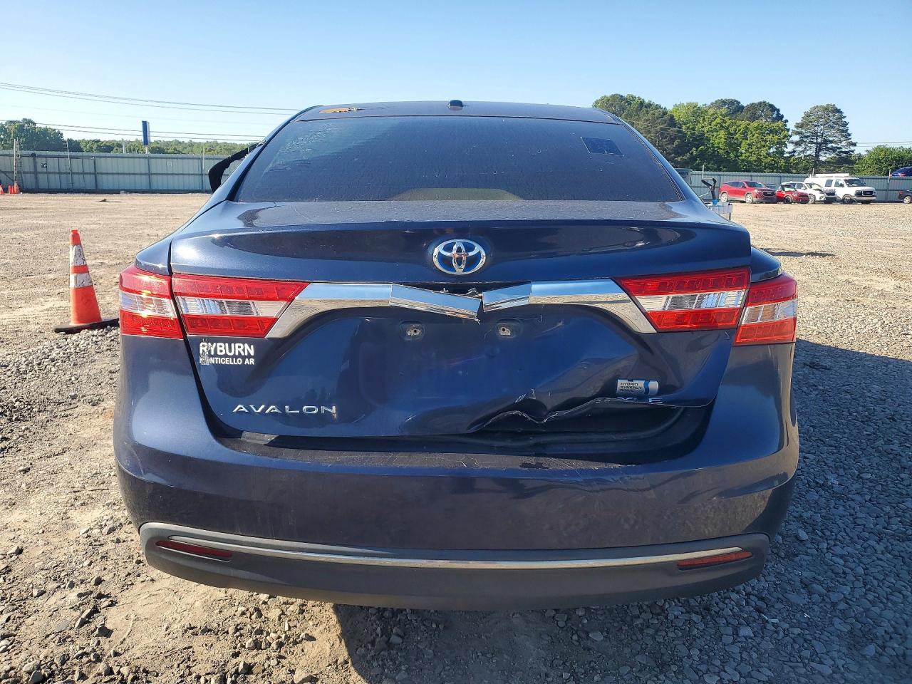 2014 TOYOTA AVALON