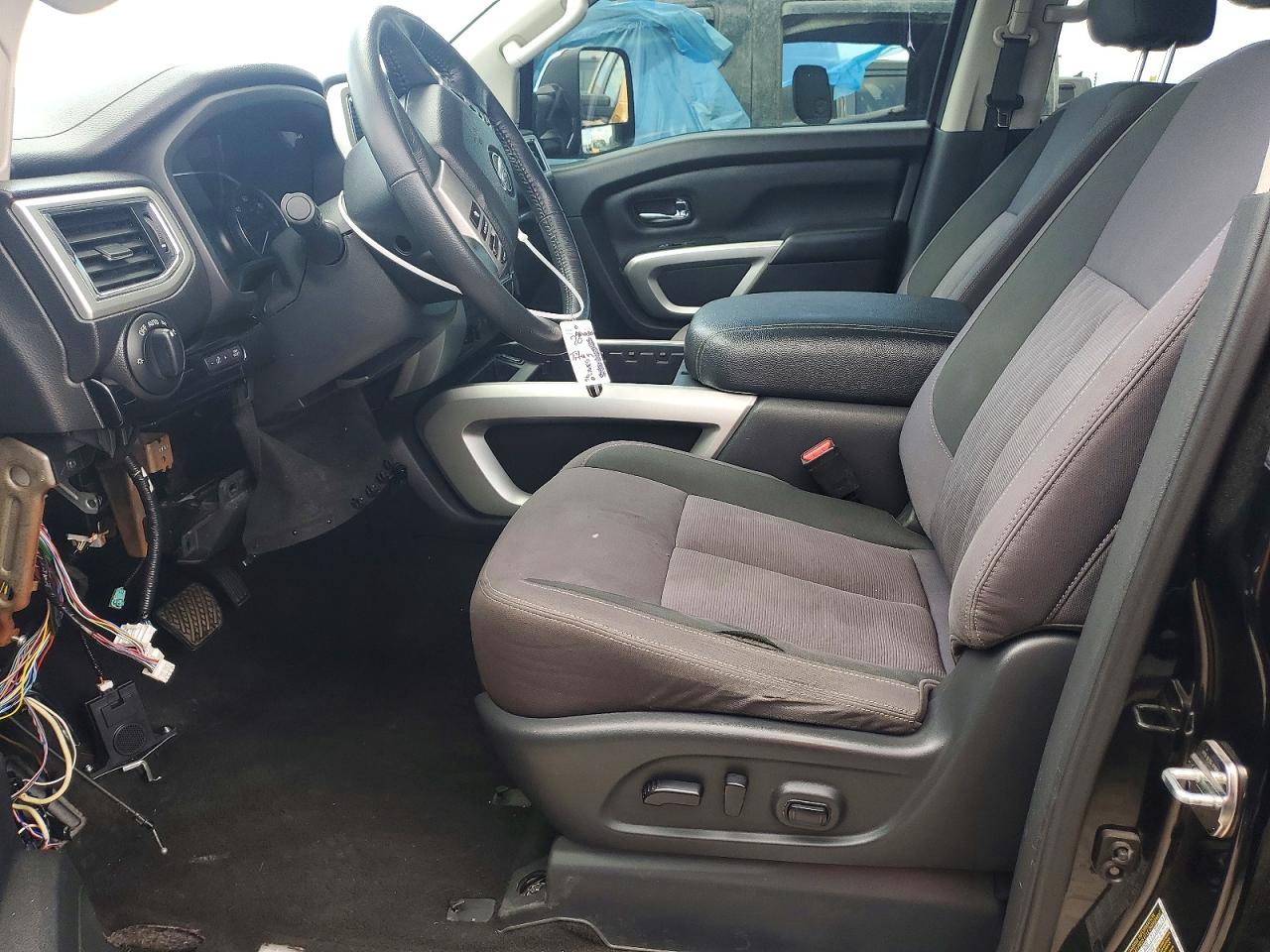 2020 NISSAN TITAN