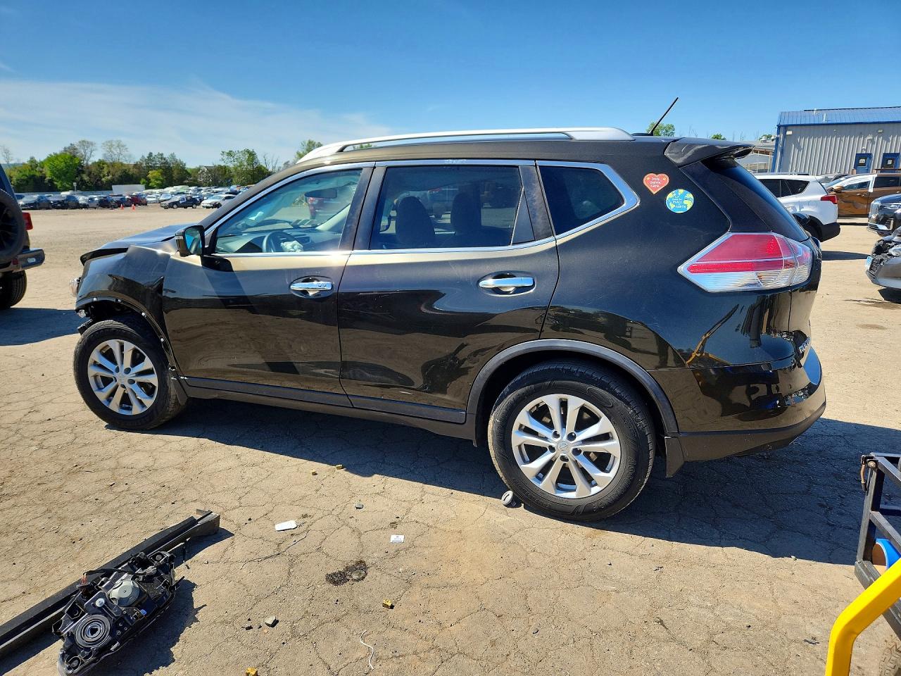 2016 NISSAN ROGUE