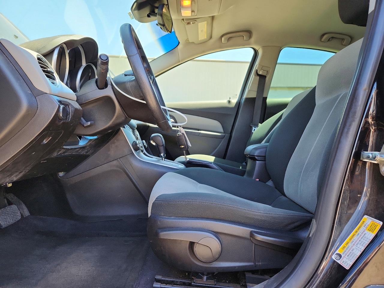 2011 CHEVROLET CRUZE