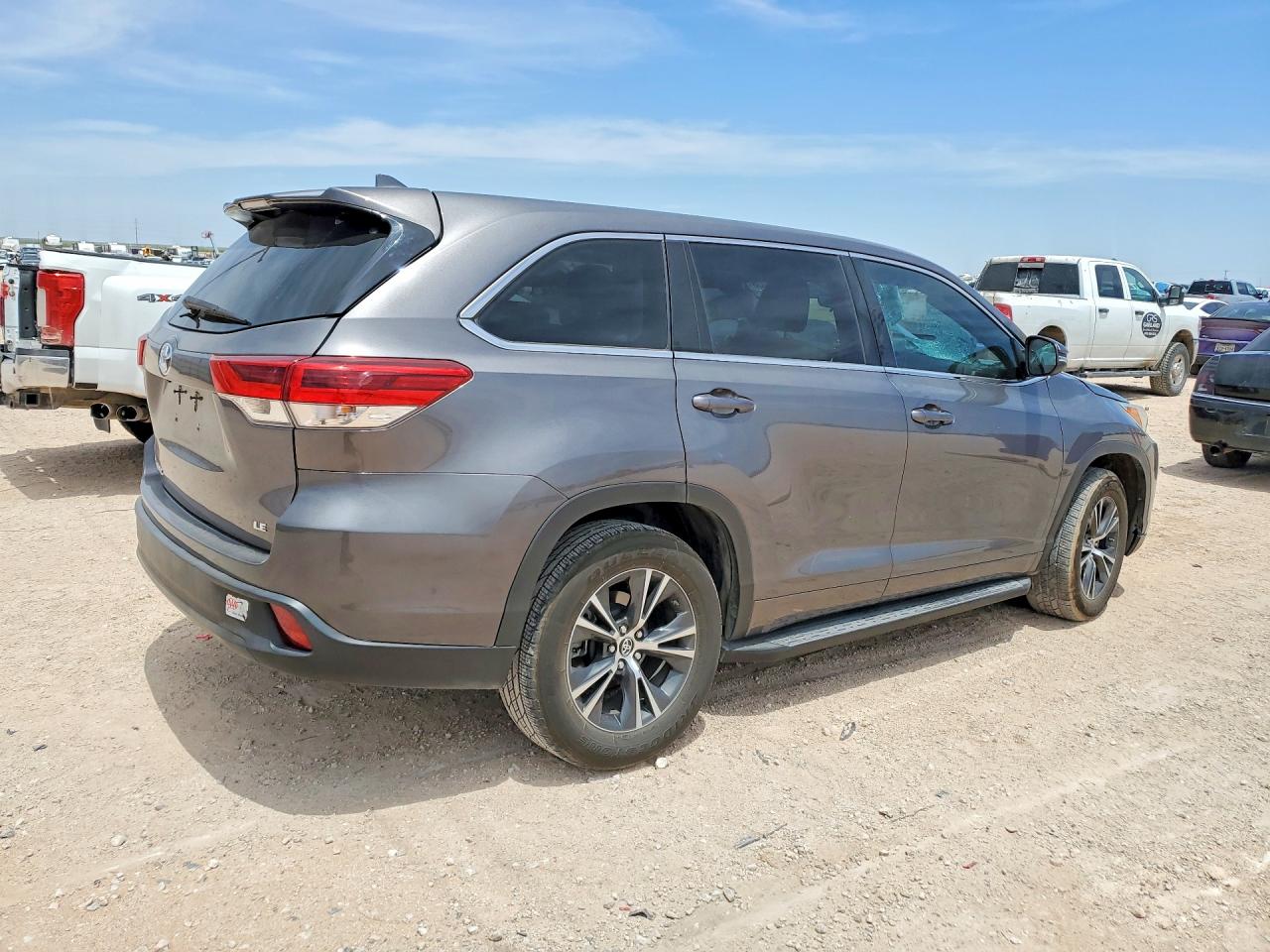 2018 TOYOTA HIGHLANDER