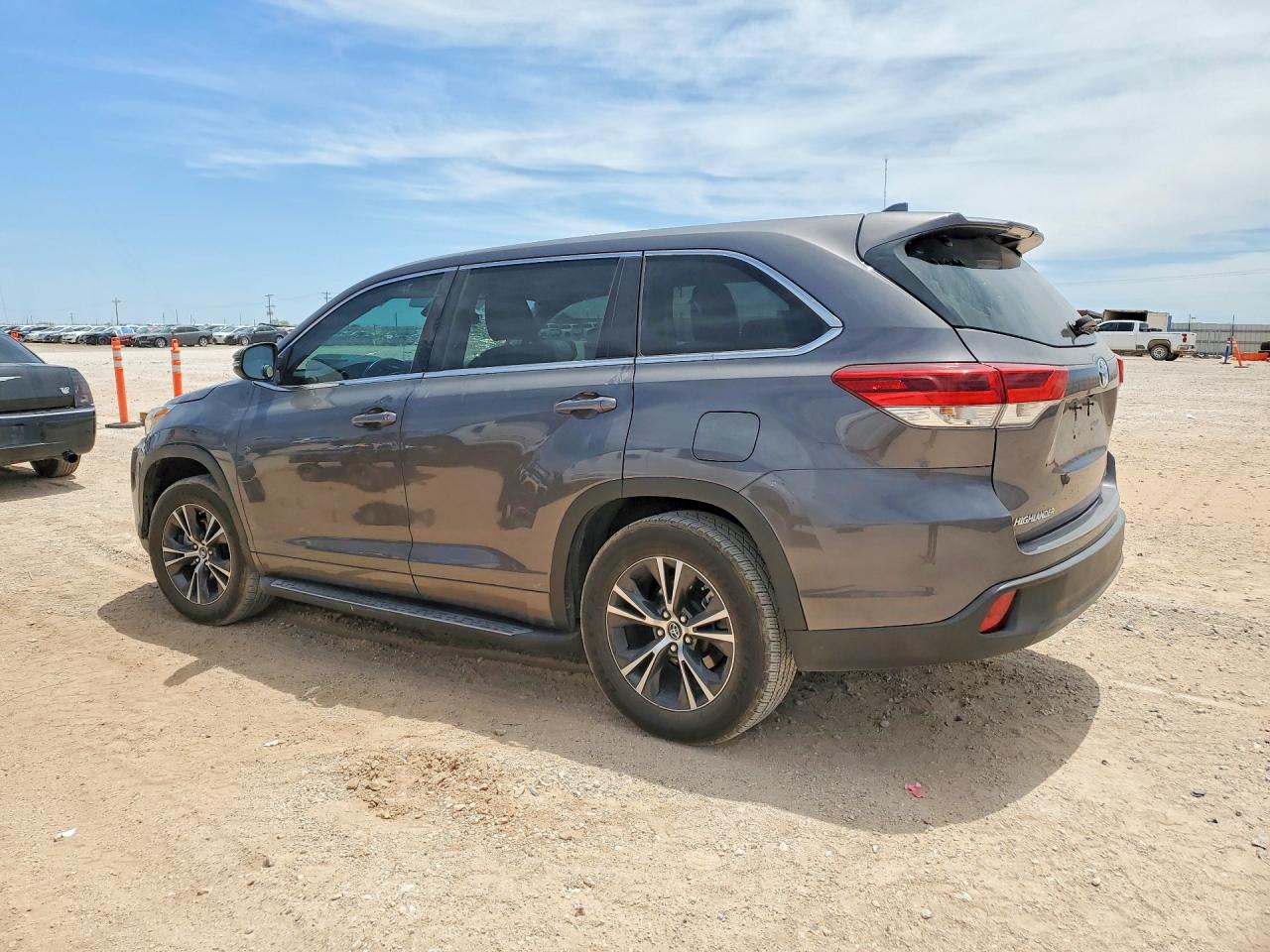 2018 TOYOTA HIGHLANDER
