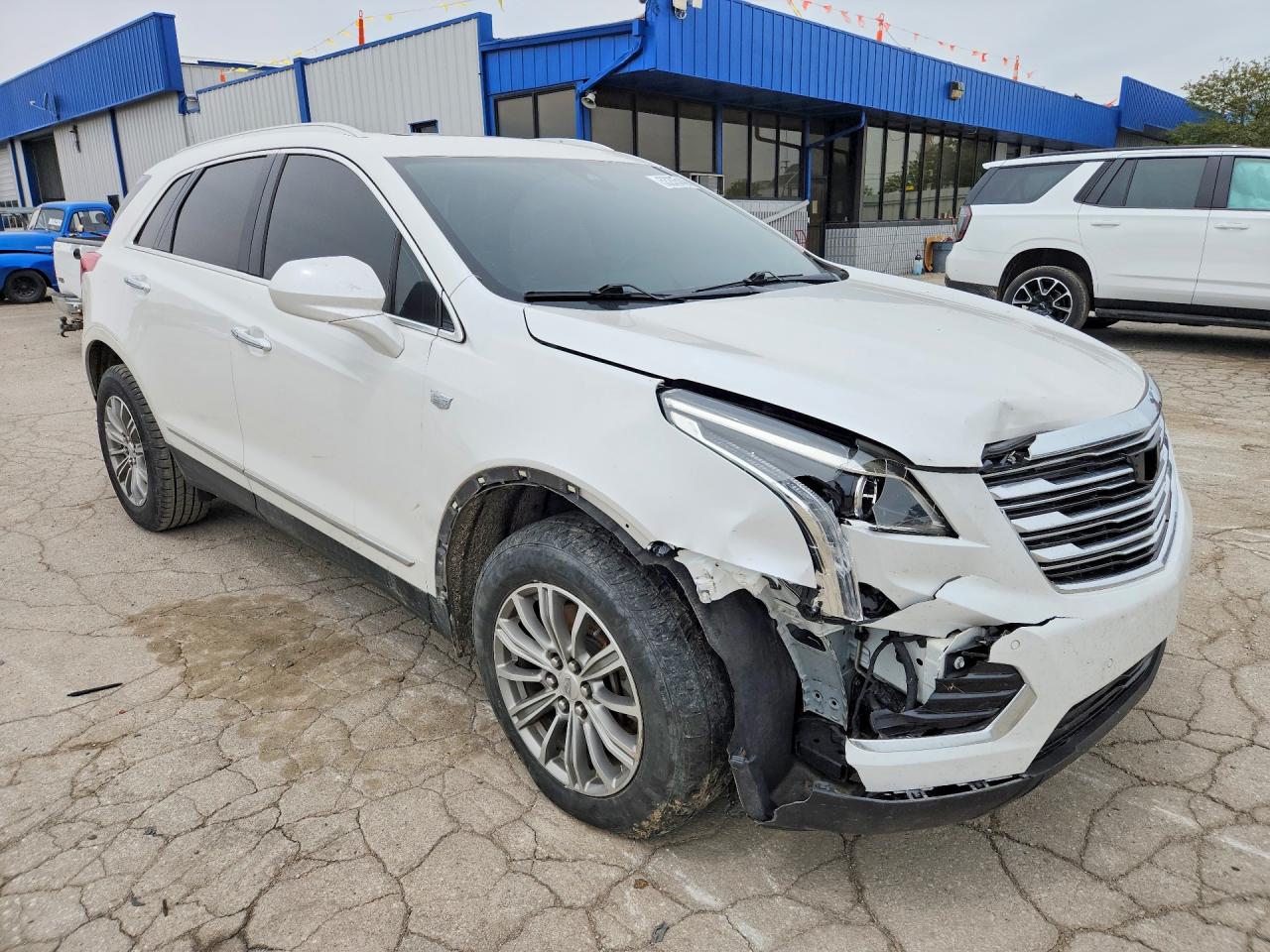 2017 CADILLAC XT5