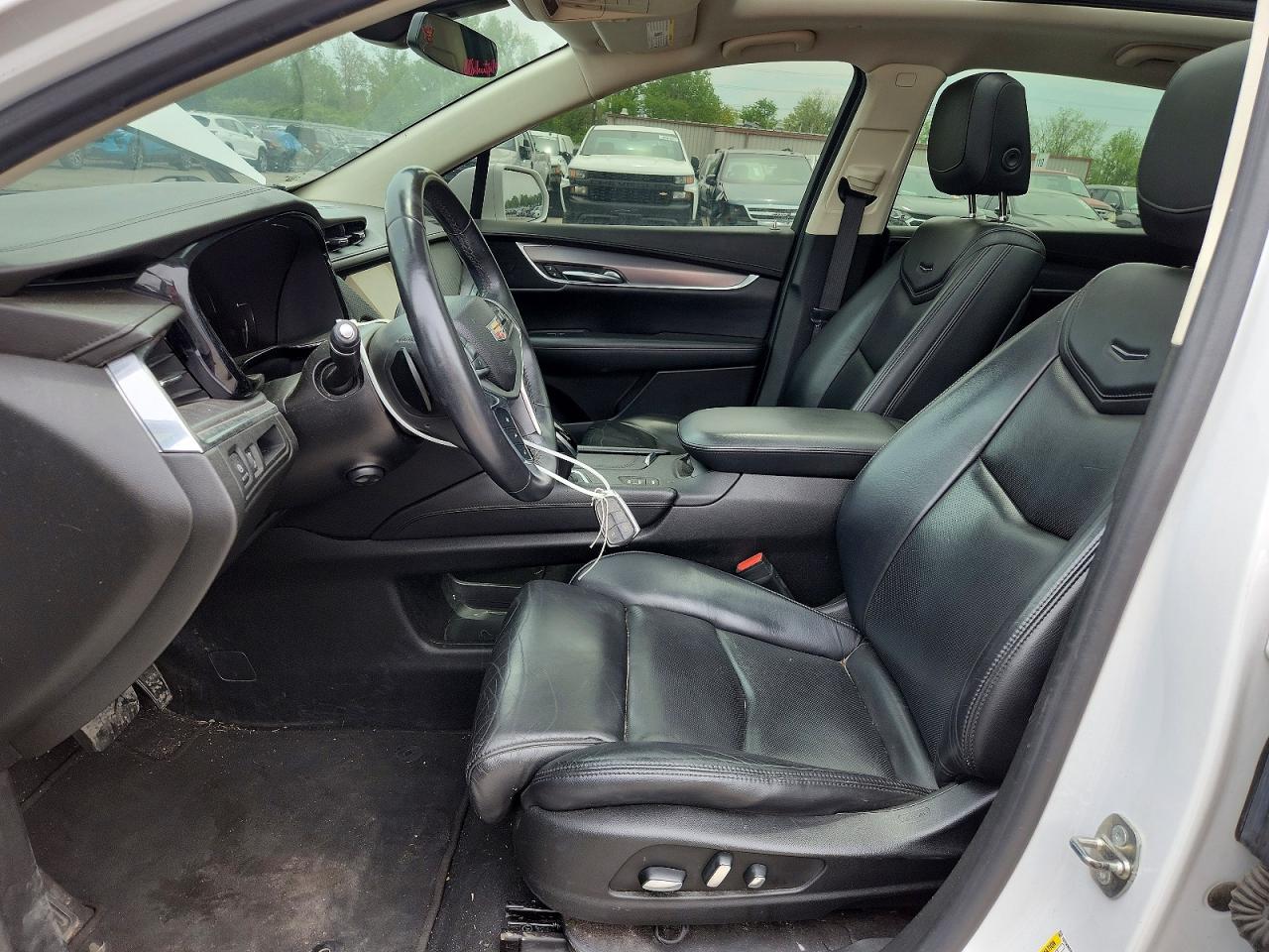 2017 CADILLAC XT5