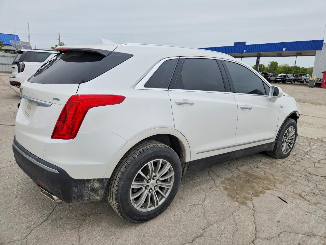 2017 CADILLAC XT5
