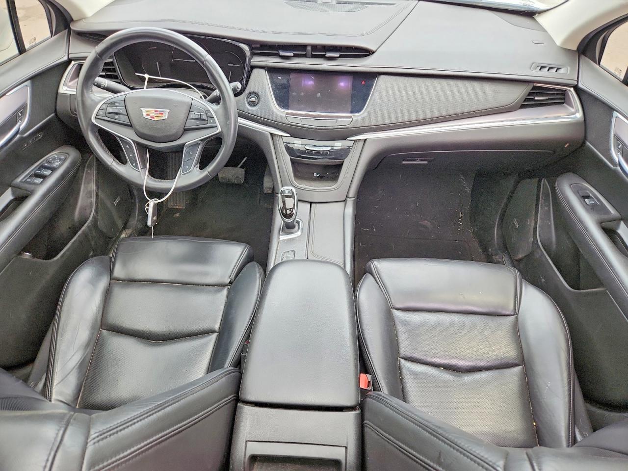2017 CADILLAC XT5