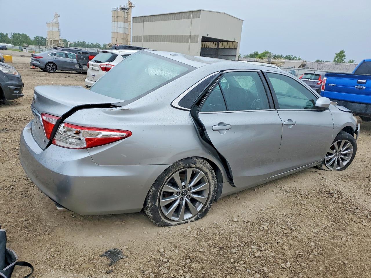 2017 TOYOTA CAMRY