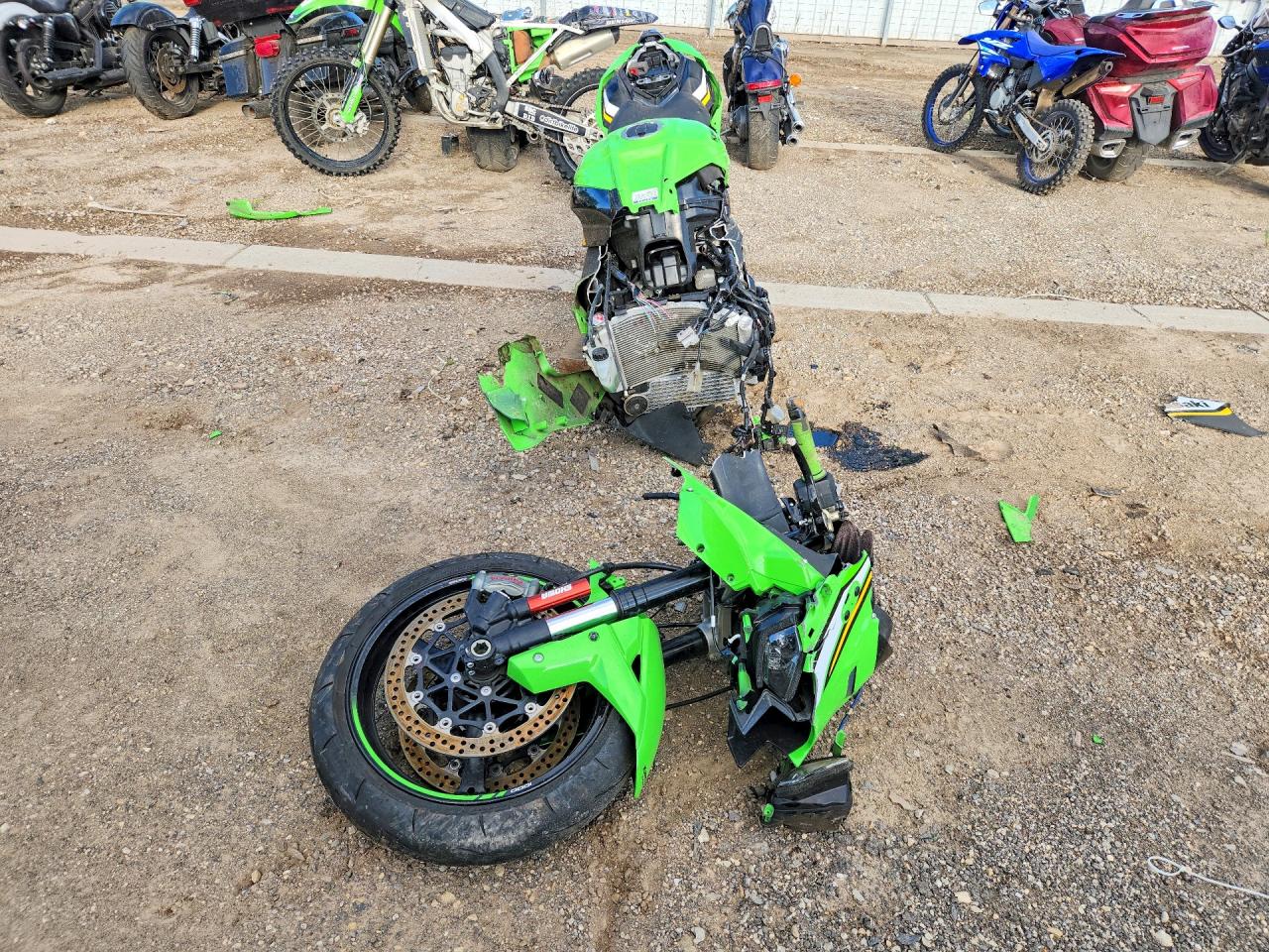 2025 KAWASAKI ZX1002 M