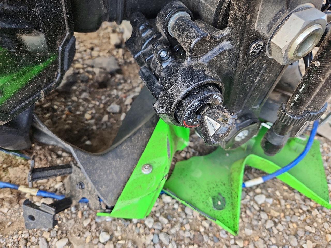 2025 KAWASAKI ZX1002 M