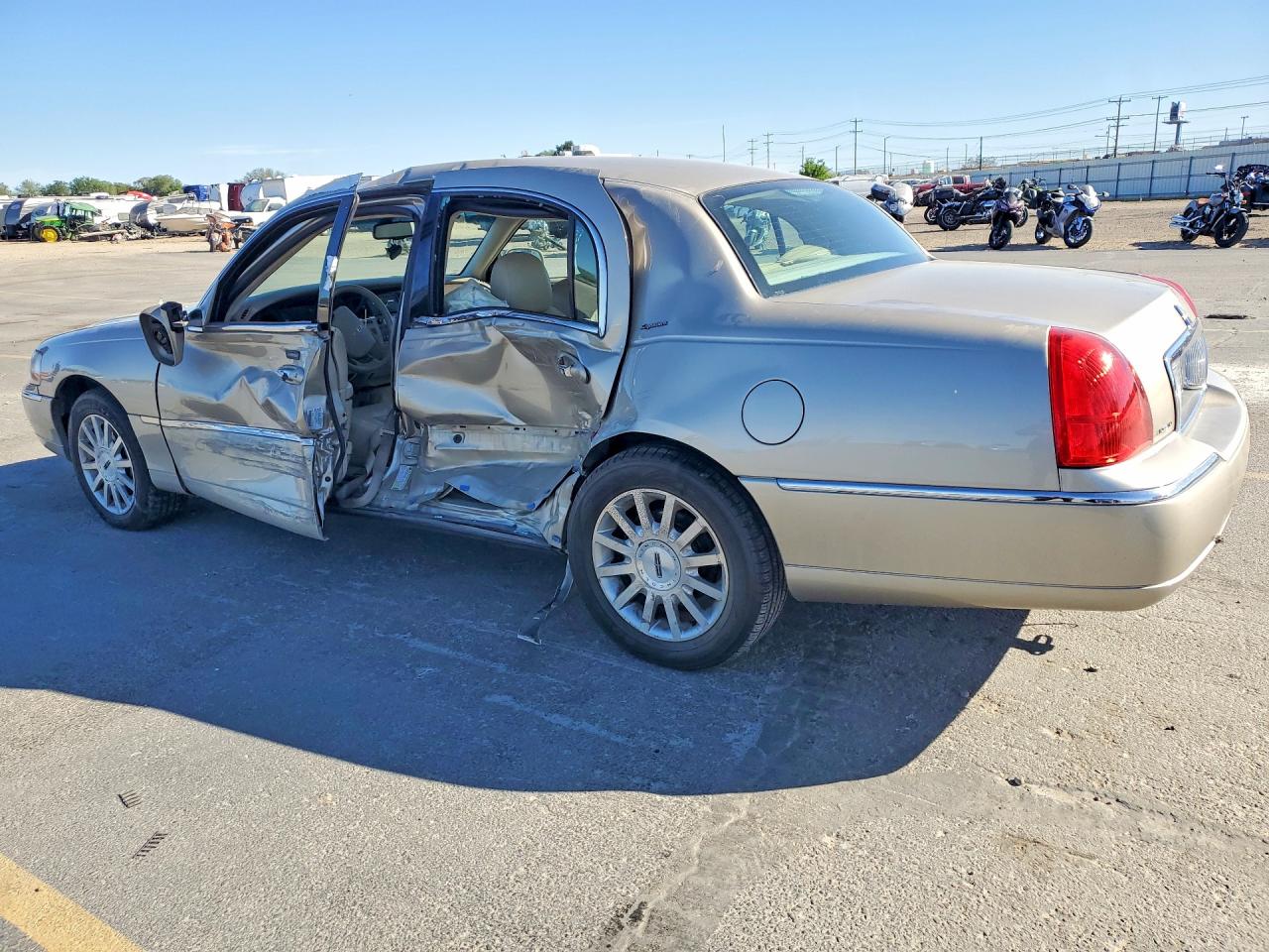 2007 LINCOLN TOWNCAR