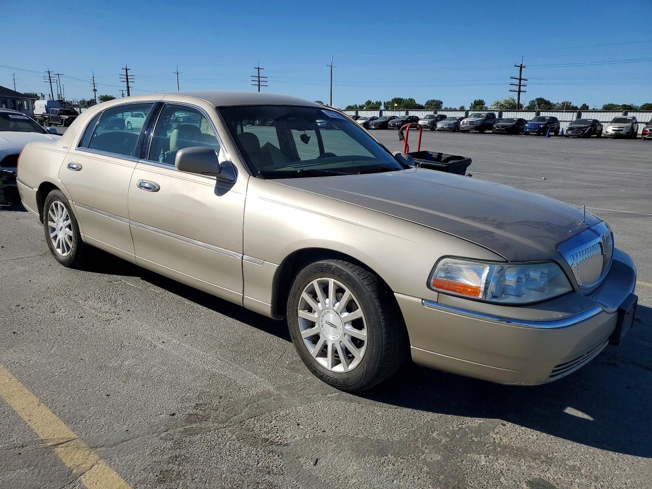 2007 LINCOLN TOWNCAR